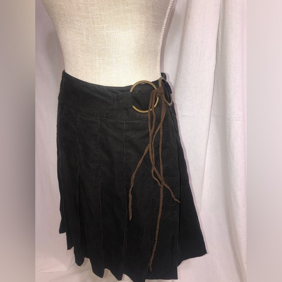 Corduroy Pleated Skirt - Picture 5 of 8